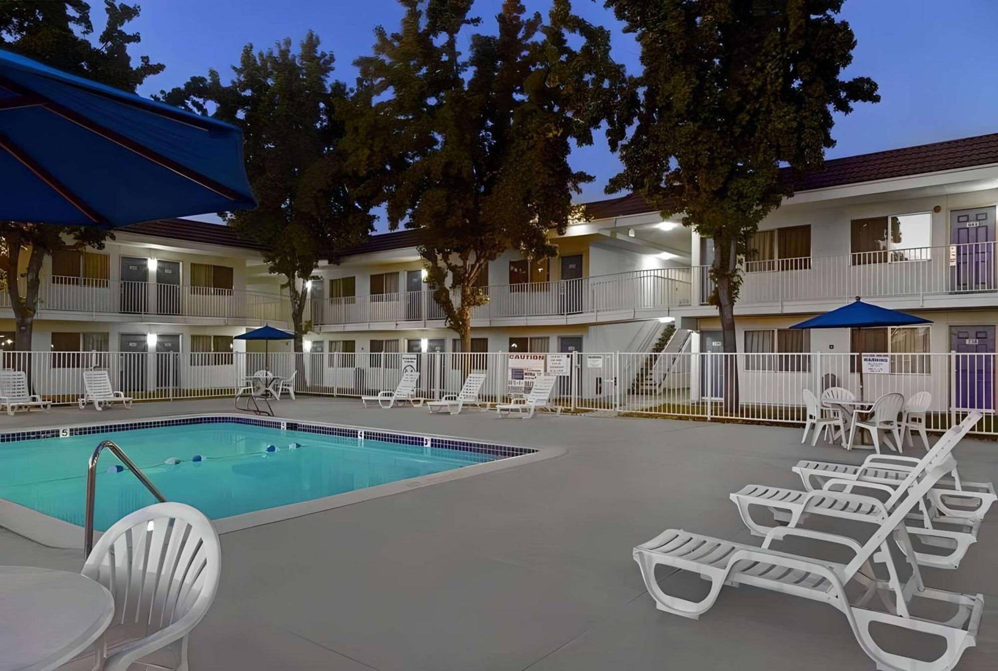 Park Inn By Radisson, San Jose Exterior photo